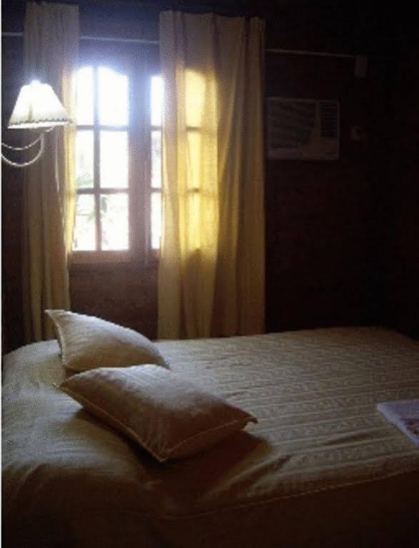 Residencial Azaleas Place Puerto Iguazú Dış mekan fotoğraf